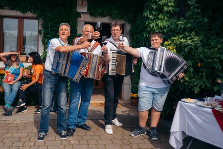 V osrčju dežele terana; Vir: Arhiv Občine Sežana 
